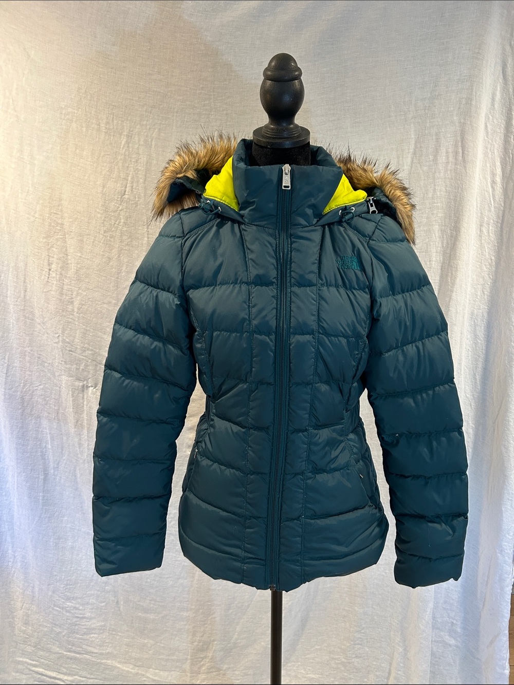 North Face Teal Puffer Jacket with Faux Fur Hood and Lime Lining size XS